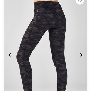 Fabletics Salar Printed Heather Legging - Camo